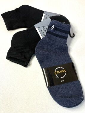 New Work Athletic Socks Lot 3 Pair 2 Black 1 Blue Crew Length Sock Size 9-11